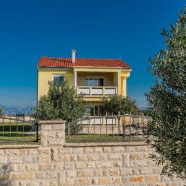 House Jurkin, Hotel in Nin