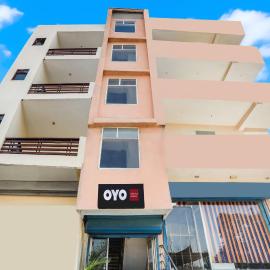 Hotel O Safe & Sure Residency, khách sạn ở Gurgaon