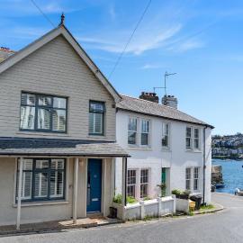 Waterside cottage - log burner - 10 mins to Falmouth, hotel in Flushing