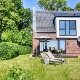 Ferienhaus Backsteinquartier B in Putbus mit Sauna, Kamin und Boddenblick