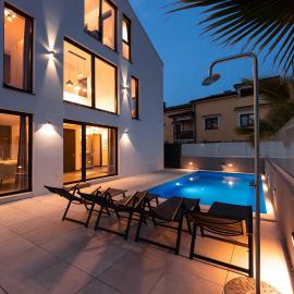 Charming Villa Magnifica with heated pool for 8