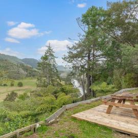 River Valley Escapes, hotel Thamesben