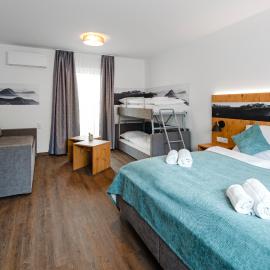 Hotel & Appartements Nice Garni - klimatisiert AC- Nähe Legoland Günzburg - Familienfreundlich, hotel di Ichenhausen