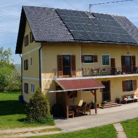 Landhaus Nepo, Hotel in Peratschitzen