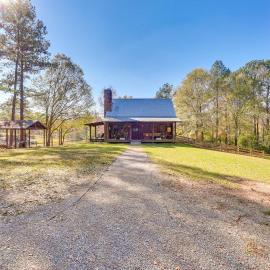 Cabin w/ Catch & Release Pond in Hueytown!