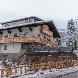 Landhaus Flasch, hotelli kohteessa Wagrain