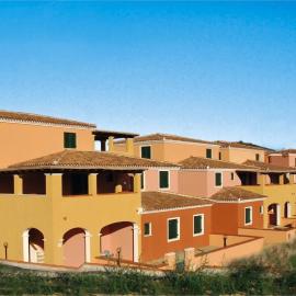 Apartments with air conditioning in Sos Alinos, hotel in Orosei