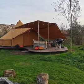Au Pied Du Trieu, the glamping experience, hotel sa Labroye