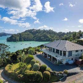 Pacific HQ, hotel in Whangaroa