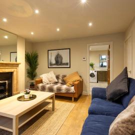 The Annadale - Luxury 3 bd House - Gold Short Term Stays