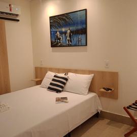 Brissac Flats, hotel i Mambaí