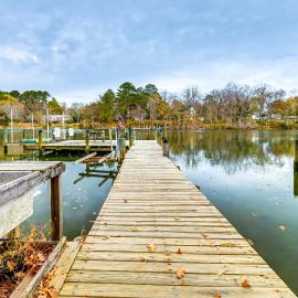 Saint Inigoes Shores में, होटल Screened Patio, Deck & Grill: Saint Inigoes Home!