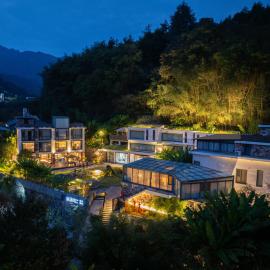 Zhangjiajie Rock language art hotel-Free pick up service
