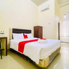 Tebingtinggi में, होटल RedDoorz at Shine Guest House Tebing Tinggi