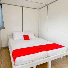 RedDoorz near Dusun Bambu Resort, viešbutis mieste Tegalharendong