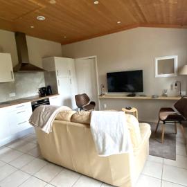 Charmant T2 RDC avec jardin privatif à 500m de Loctudy - FR-1-813-1, hotel Groix-ban