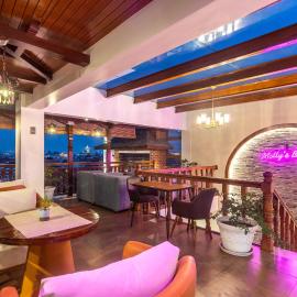 Timber House by Tara Group, hotel en Katmandú