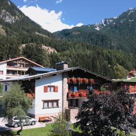 Gästehaus Alpina, hotel in Maurach