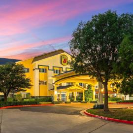 Super 8 by Wyndham Lubbock West, хотел в Лъбък