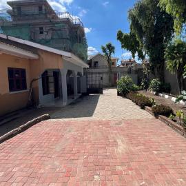 Amani House - Bed and Breakfast, hótel í Arusha