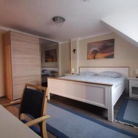 2 Zimmer Apartment mit Küche und Bad, hotel em Schwabmünchen