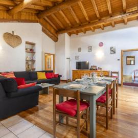 Apartment Isola di Madesimo Apartments-3 by Interhome, hotel a Isola