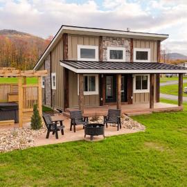 Valley View Resort Cabin #2, 1-Bed, Modern-Luxury with Hot Tub in Canaan Valley, WV