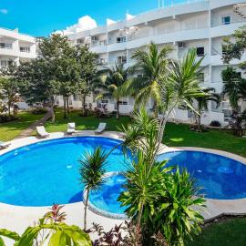 Pool, Near Marinas, Reefs, Family Fun, 2BR Condo, Main Level, hótel í Cozumel