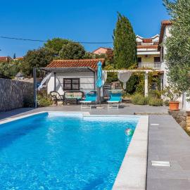 Hundefreundliche und strandnahe Villa mit Meerblick, Privatpool, Grill