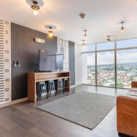 Tropical Vista iFreses, 2nd floor! AC, TV and Pool