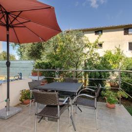 Helles Apartment nur 20 Minuten zum Strand mit 2 Terrassen