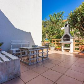 Helles Apartment mit Meerblick, Espressomaschine, Grillbereich, Waschmaschine