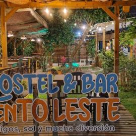 Hostel Vento Leste, hotel in Bombinhas