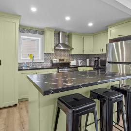 Georgestown Hutch Private Patio Parking, hotel a St. John's