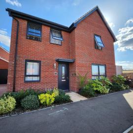 Rated 5 Star! Perfect For Business, Leisure And Relocation