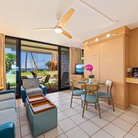 Kuleana Club #701 Oceanfront - 1 bedroom 1 bathroom - Ground Floor, hotel v destinaci Kahana
