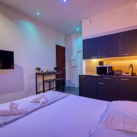 L'Âme Étoilée - Love Room avec Balnéo & Sauna, hotel em Grenoble