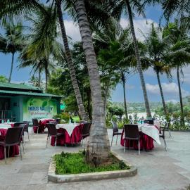 Sakthi River Resort, hotell i Pollāchi