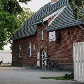 Stara Szkola, hotel u gradu 'Nieżywięć'