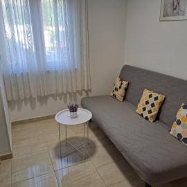 Apartments Pehar, hotel in Zaostrog