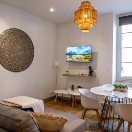 Major d'Home Amalgame avec jacuzzi en option, hotel din Périgueux