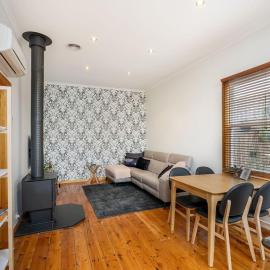 Cosy and Private Escape in the Bay