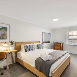 Modern and Central with Parking, hotel in West Hobart