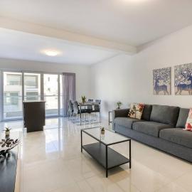 Beautiful Modern Central 2BR Apt, hotel in Taʼ Xbiex