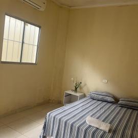Espaço Amplo de 2 quartos com 2 camas de casal e 1 de solteiro, hotel u gradu 'Juazeiro do Norte'