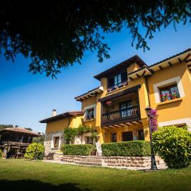 Casa de Aldea Riosol, hotel in Cangas de Onís