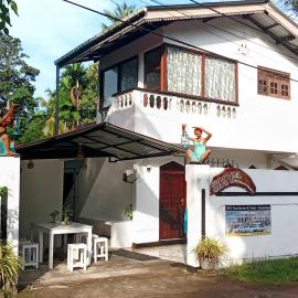 SKY Villa, hotel in Unawatuna