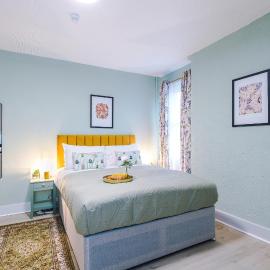 Victoria Park Studio 7 - 5 mins walk to Town Centre & Train Station