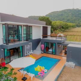 Mountain & Sea Pool Villa ทับสะแก, hotel a Prachuap Khiri Khan