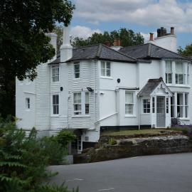 Mount Edgcumbe, hotel in Royal Tunbridge Wells